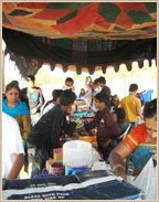 Food 'n' Fashion-Running head to head